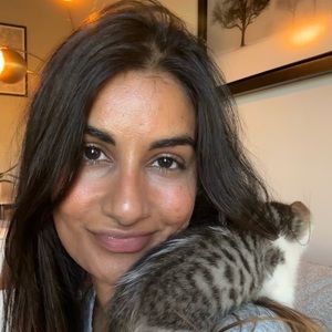 Meet your Posher, Alia